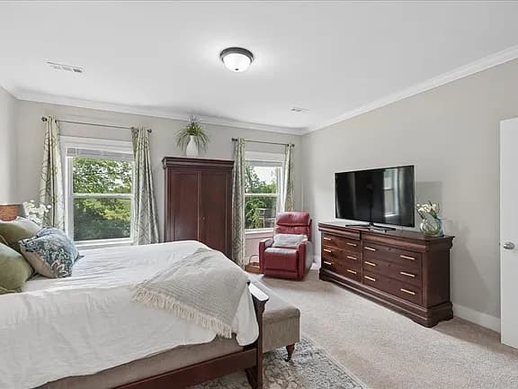 Main property photo